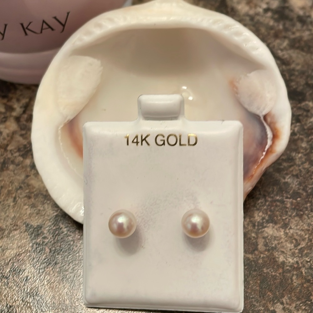 14k Akoya Pearl Studs from Pearl Paradise